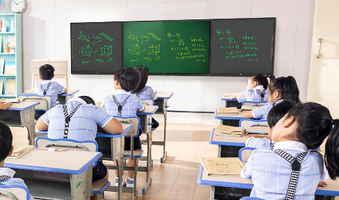 唯酷推出全新智慧互联无尘黑板 推动教育黑板变革